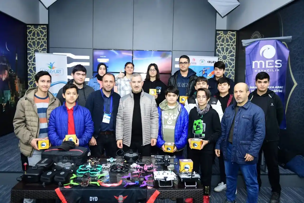 Yeşilyurt'ta 'Dron (FPV) Yarış Pilotu' kursu açıldı