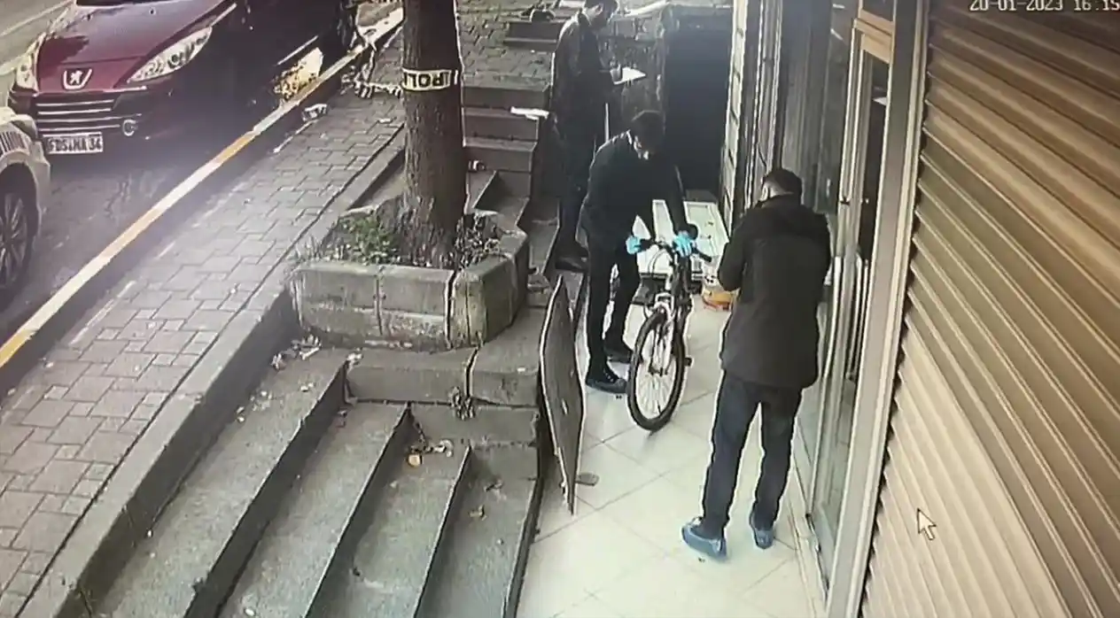Yokuş aşağı indikleri bisikletle kaza yaptılar: 2 çocuk yaralandı