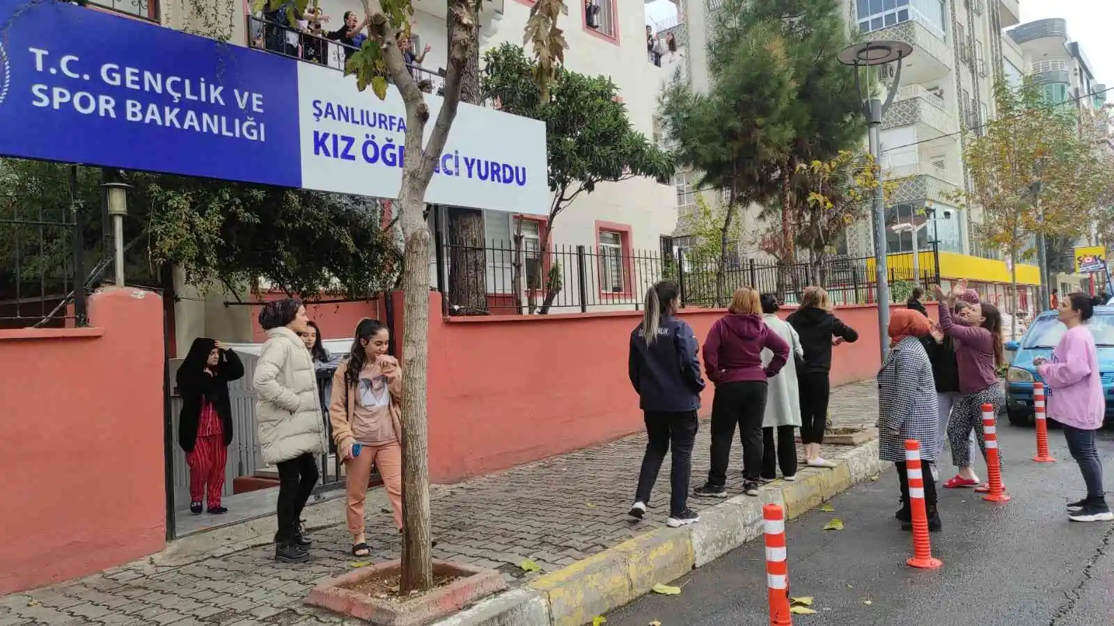 Yurtta nakil iddiası kız öğrencileri sokağa döktü