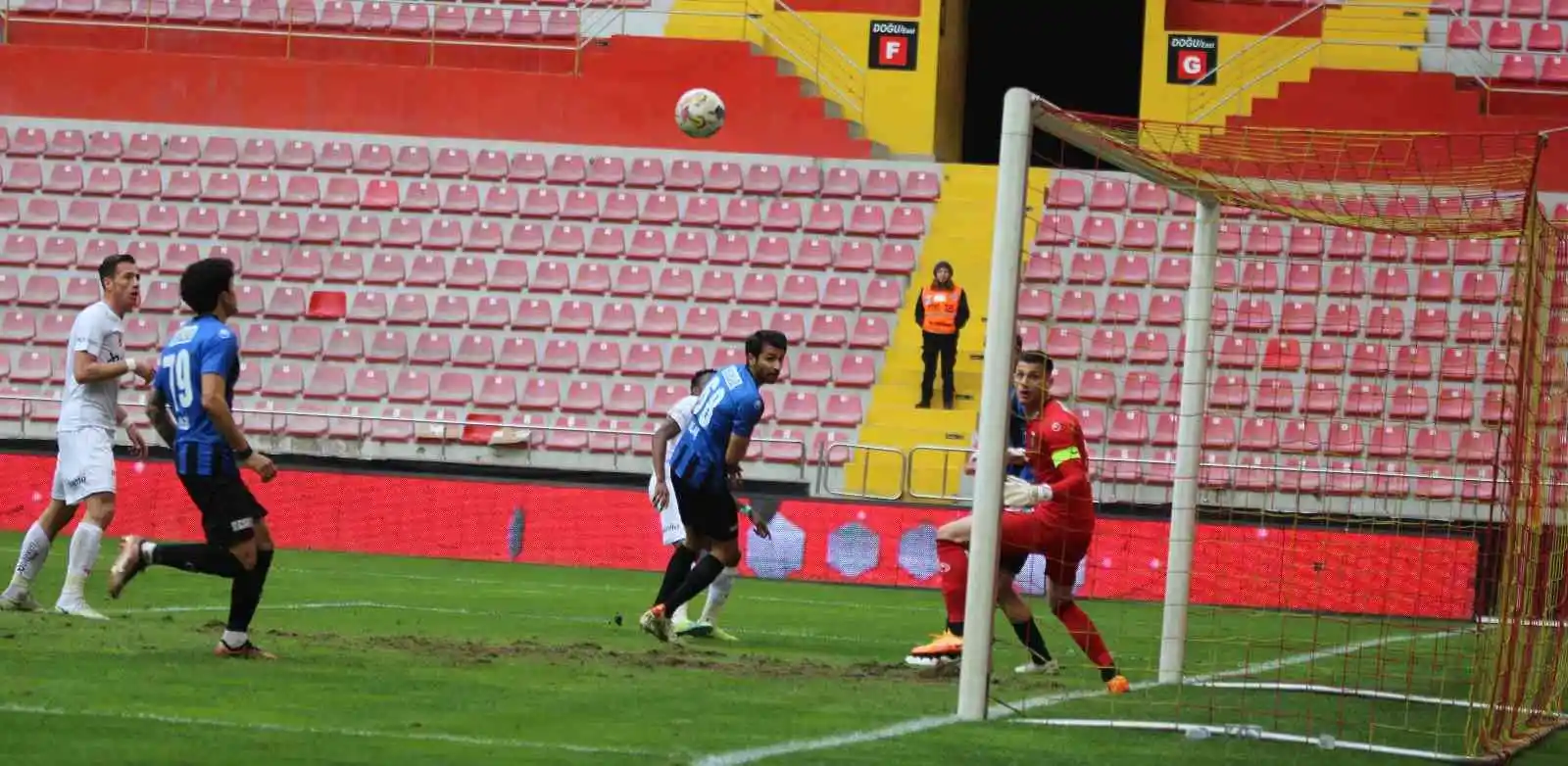 Ziraat Türkiye Kupası: DG Sivasspor: 3 - Karacabey Belediyespor: 0
