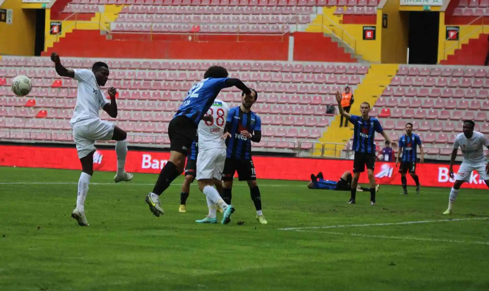 Ziraat Türkiye Kupası: DG Sivasspor: 3 - Karacabey Belediyespor: 0
