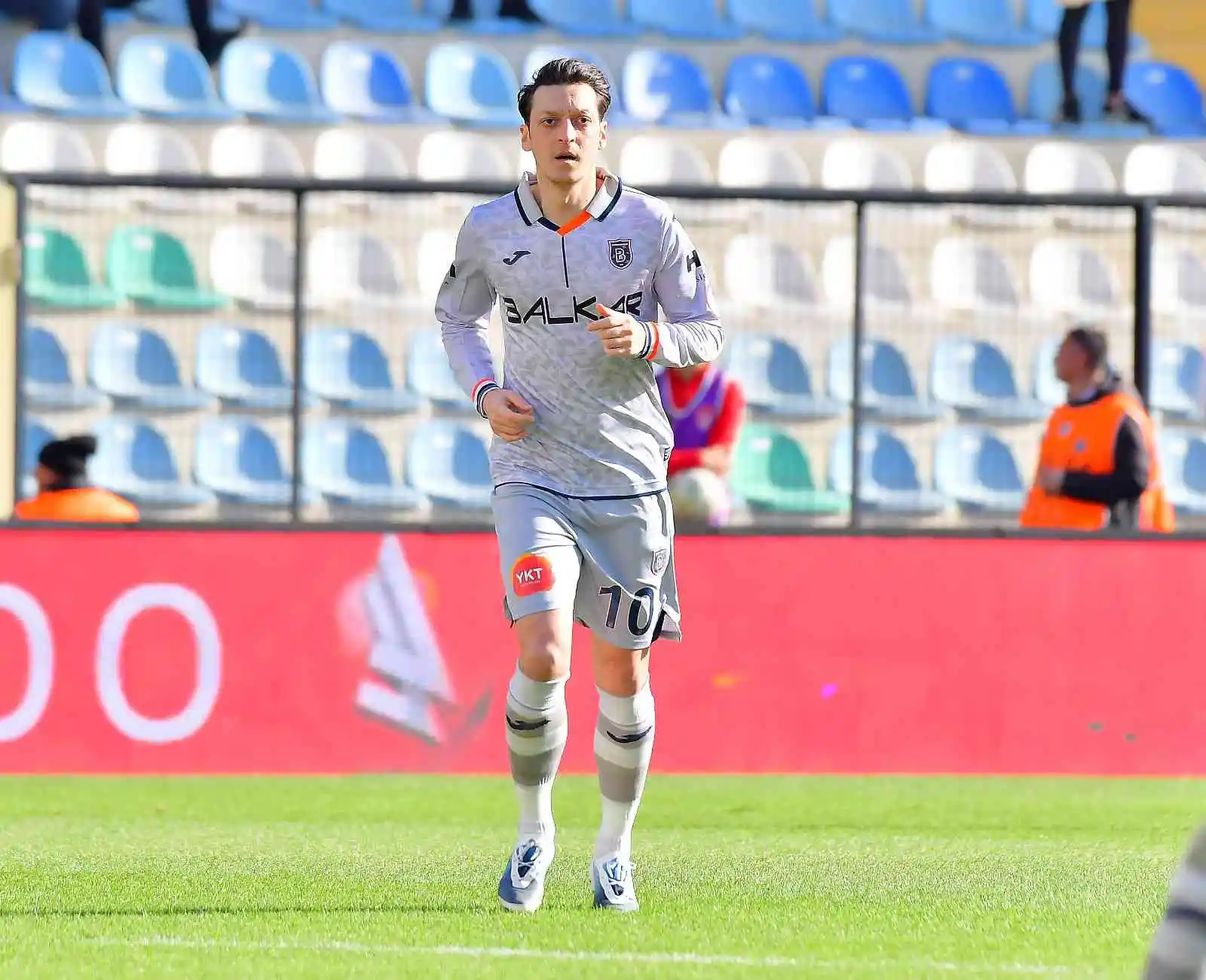 Ziraat Türkiye Kupası: Fatih Karagümrük: 0 - Medipol Başakşehir: 0 (İlk yarı)
