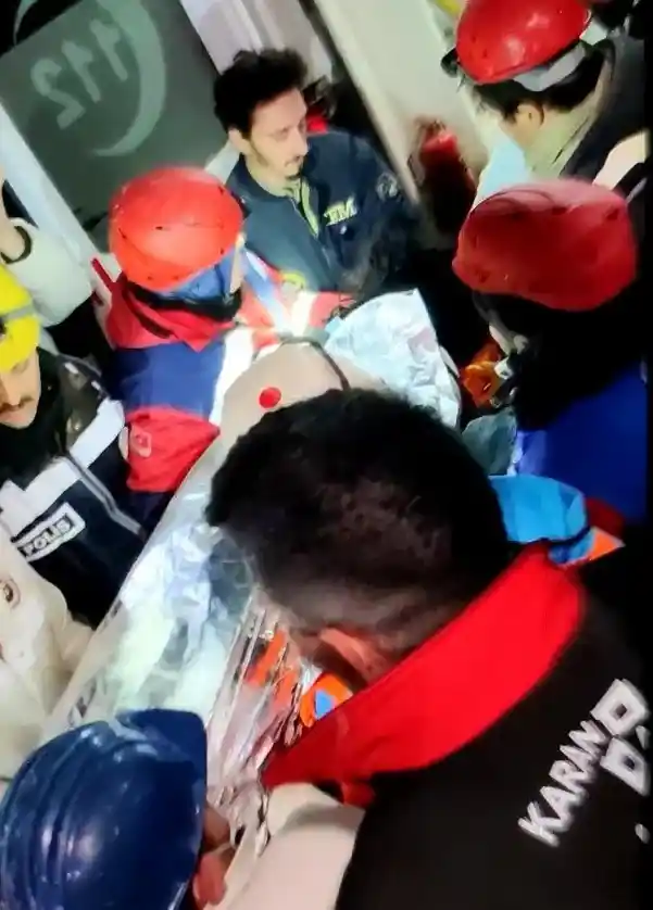 142 saat sonra sağ kurtulan Meltem öğretmenin ilk isteği çay oldu