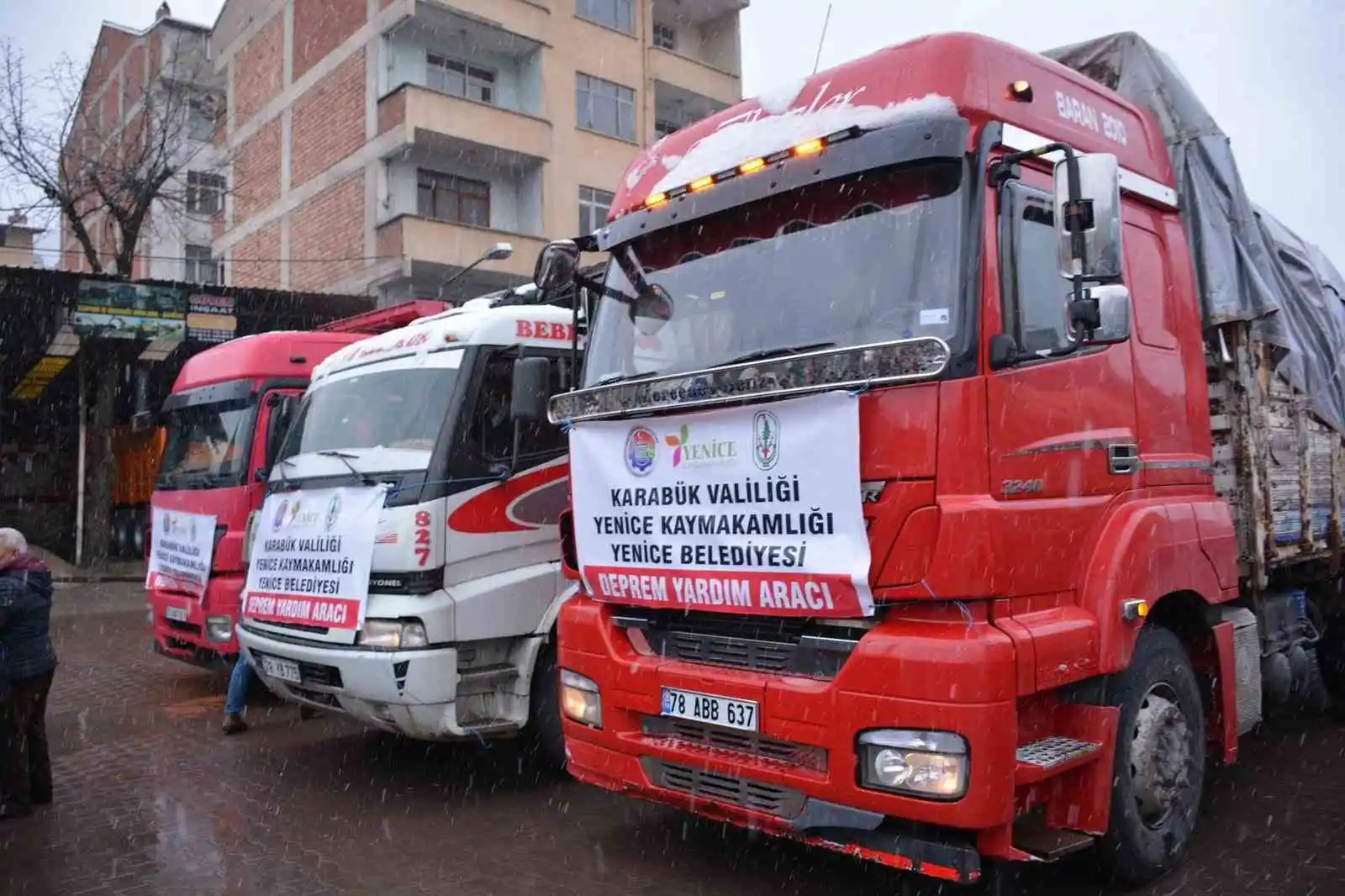 17 yüklü araç depremzedeler için yola çıktı