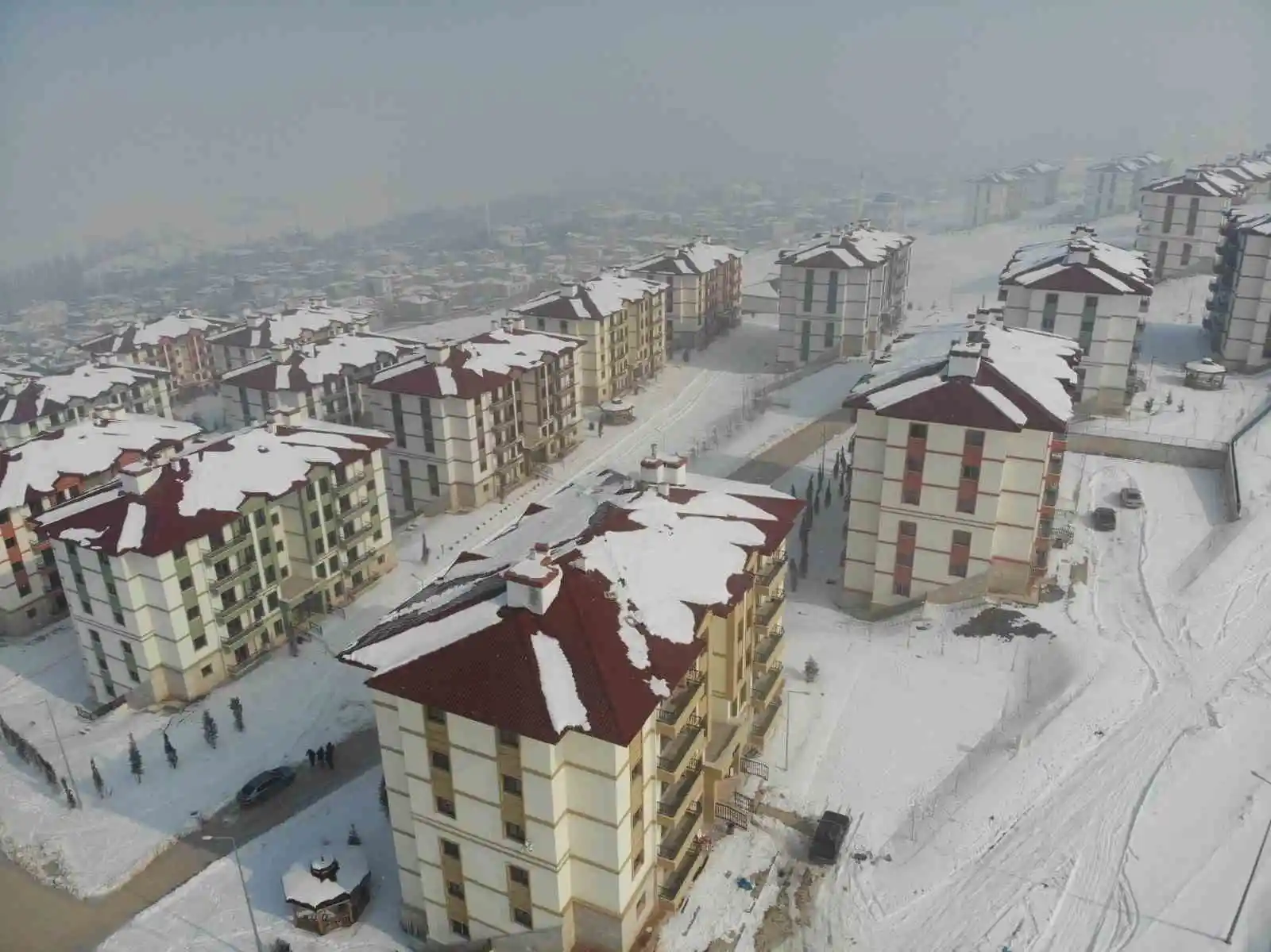 7.6'lık depremin merkez üssü Elbistan'da TOKİ konutları sapasağlam