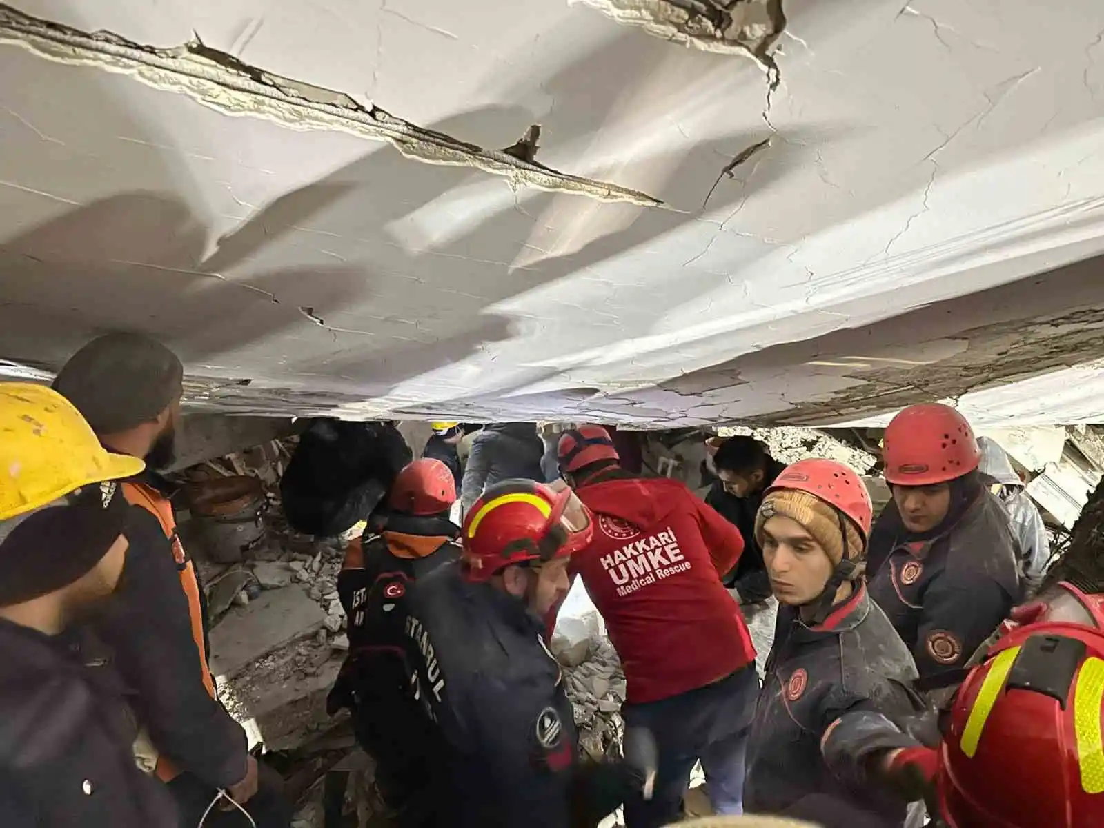 7 aylık Helen bebek 66 saat sonra yeniden hayata "merhaba" dedi