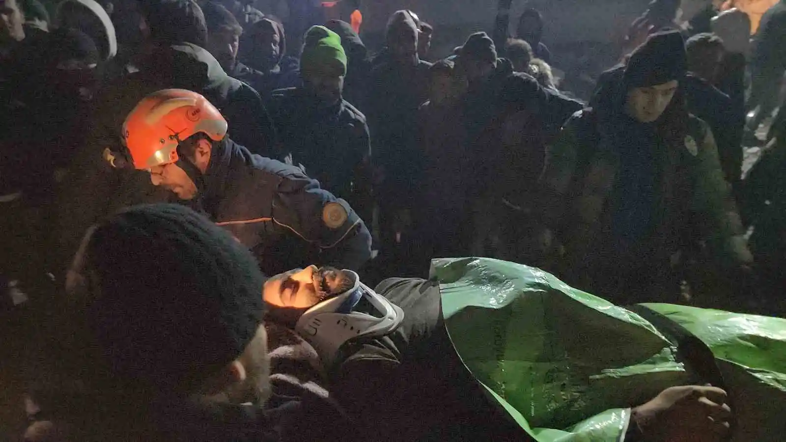 Adıyaman’da 29 yaşındaki genç 71 saat sonra sağ kurtarıldı