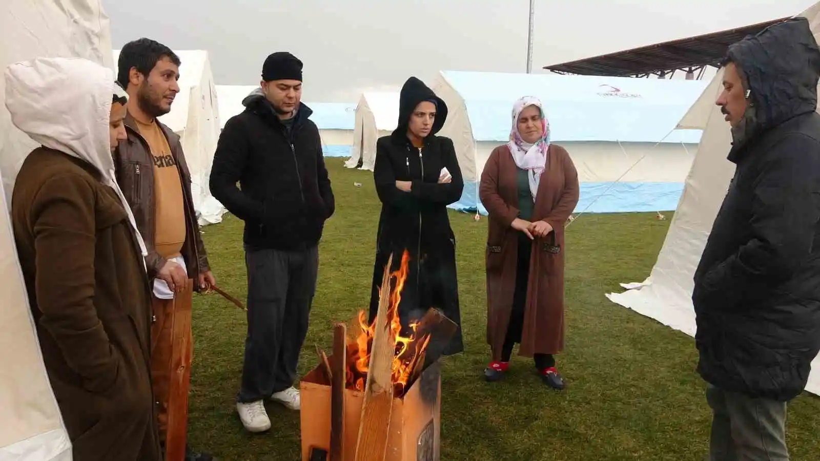 Adıyaman’da deprem çadırları kurulmaya başlandı
