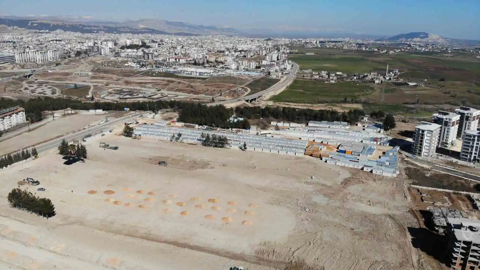 Adıyaman’da kurulan konteynır kent havadan görüntülendi