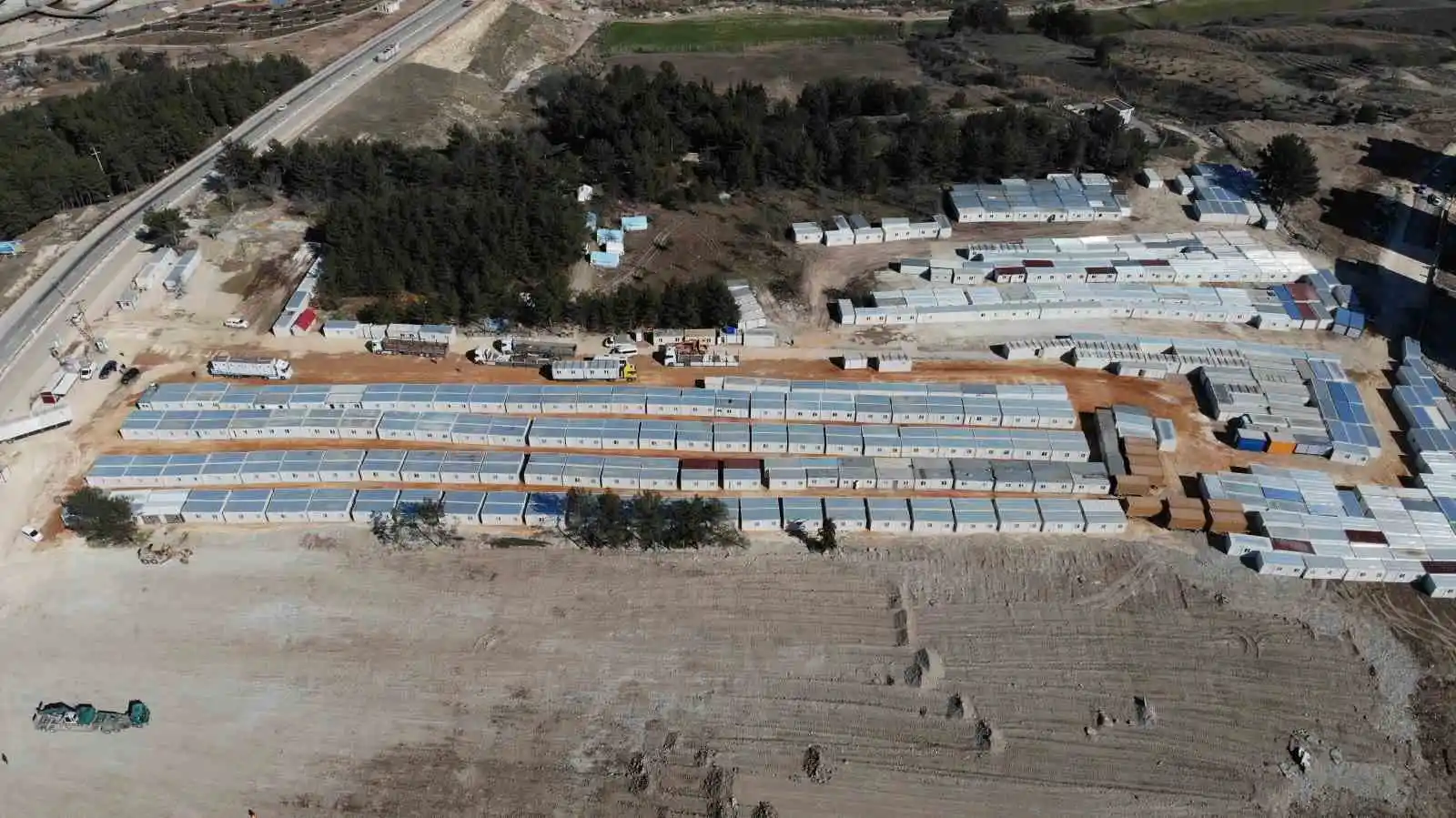 Adıyaman’da kurulan konteynır kent havadan görüntülendi