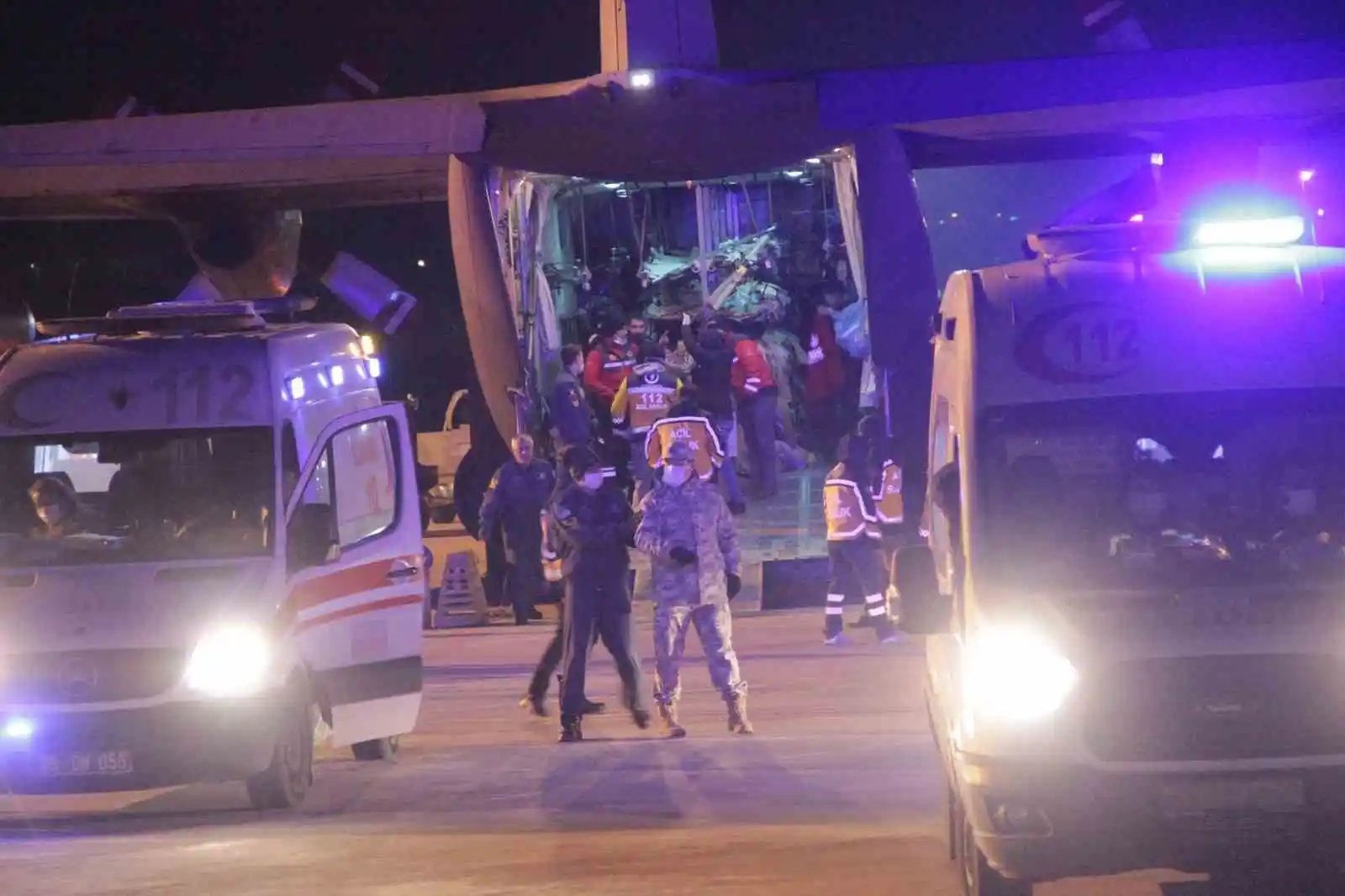 Adıyaman’dan 46 depremzede İzmir’e getirildi