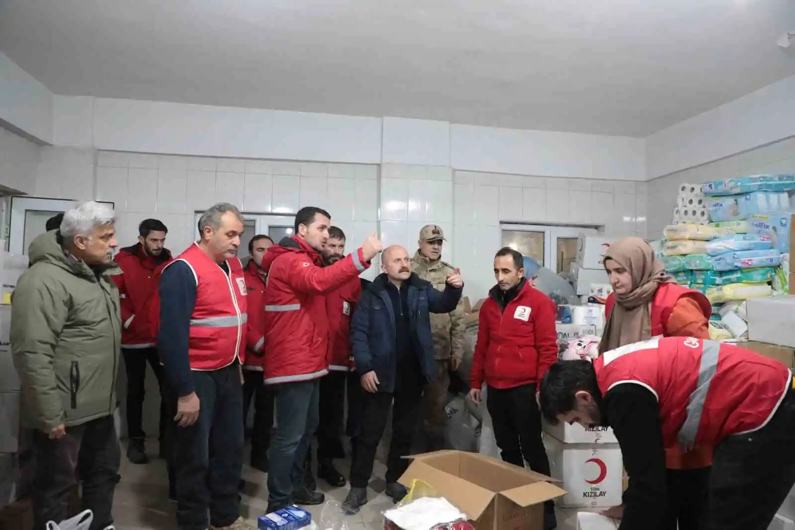 Ağrı'da deprem bölgesi için seferberlik başlatıldı
