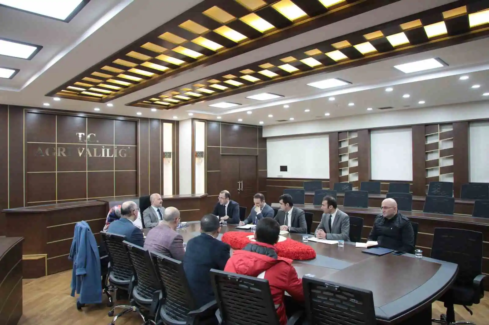 Ağrı’da deprem bölgesi için seferberlik başlatıldı