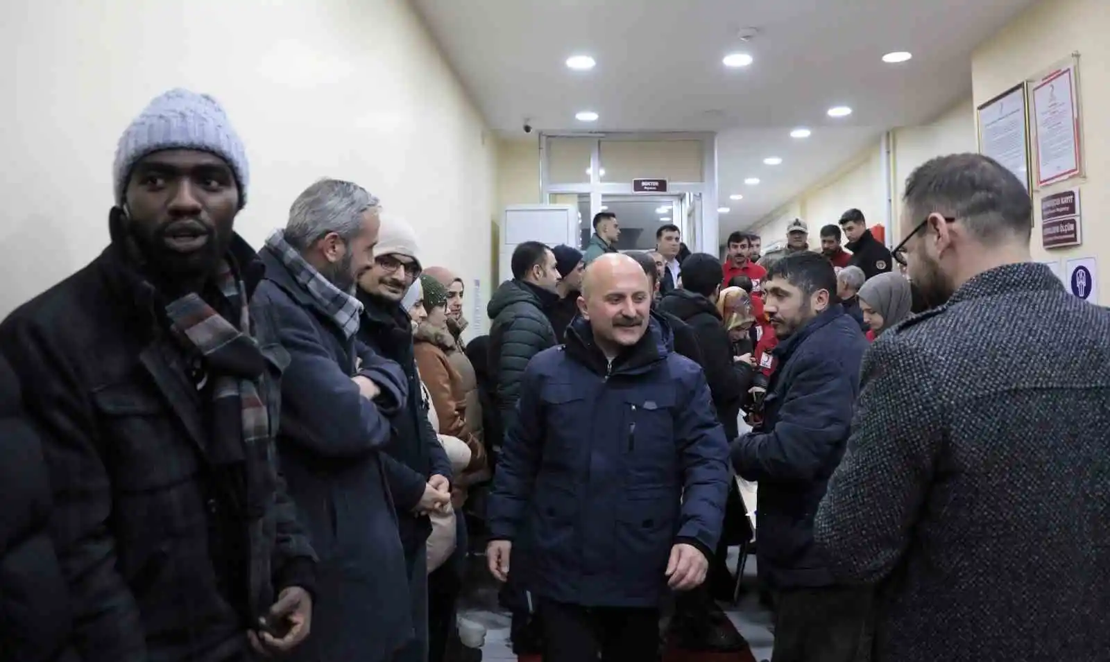 Ağrı’da deprem bölgesi için seferberlik başlatıldı