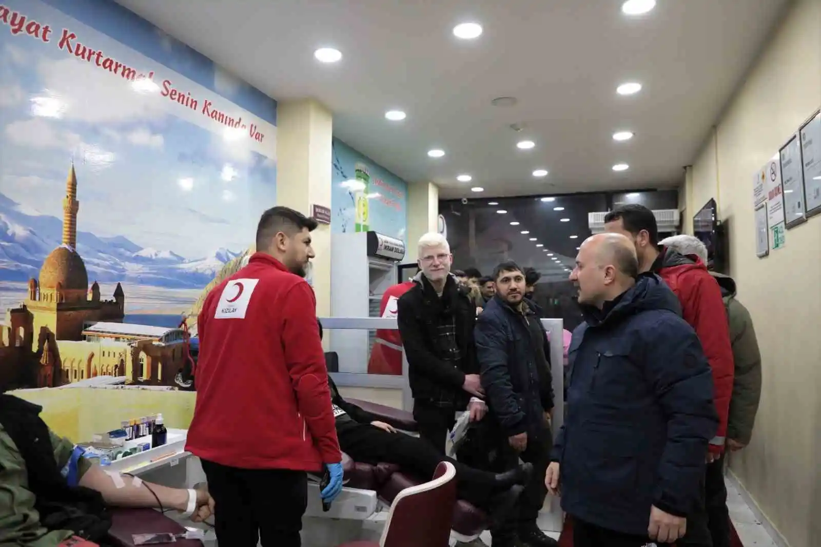 Ağrı’da deprem bölgesi için seferberlik başlatıldı