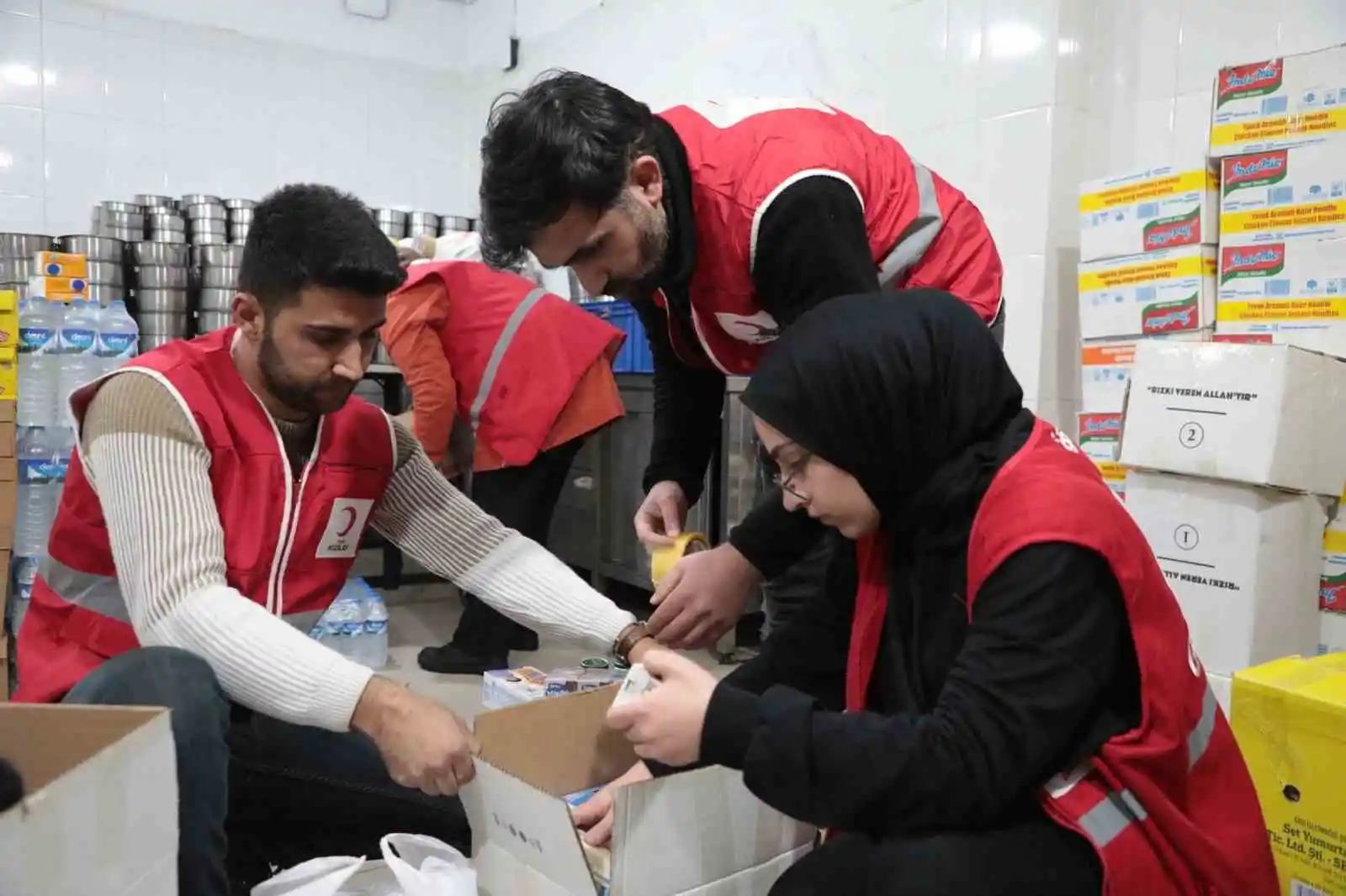 Ağrı’da deprem bölgesi için seferberlik başlatıldı