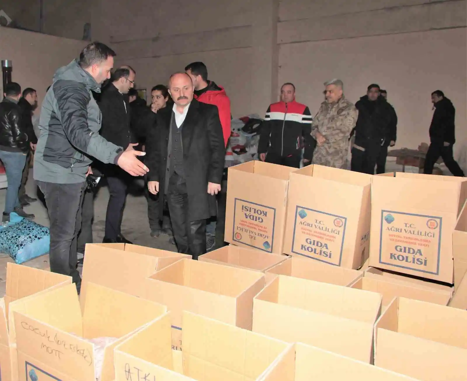 Ağrı’dan deprem bölgesine giden ekipler hayat kurtarmaya devam ediyor
