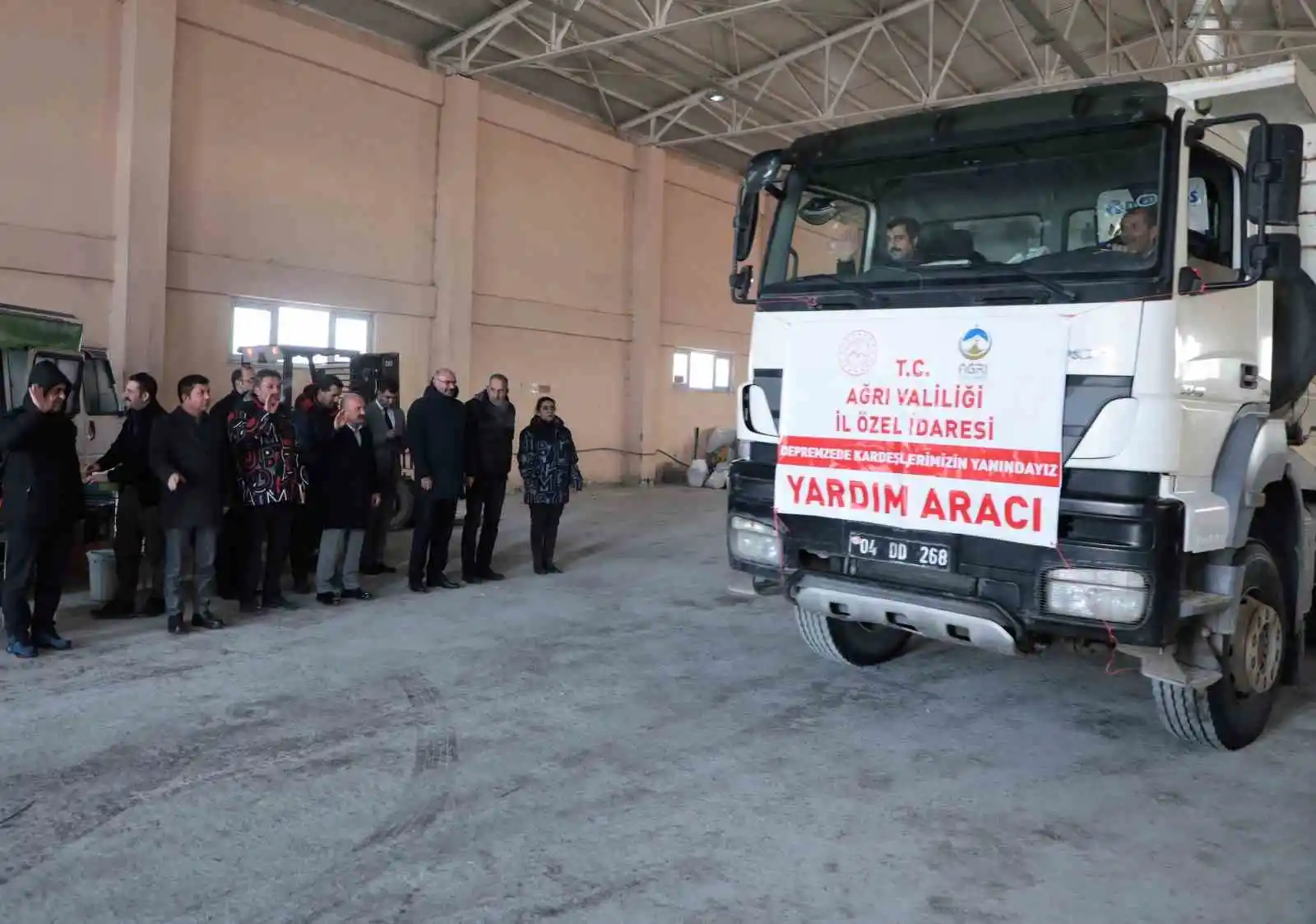 Ağrı’dan deprem bölgesine giden ekipler hayat kurtarmaya devam ediyor
