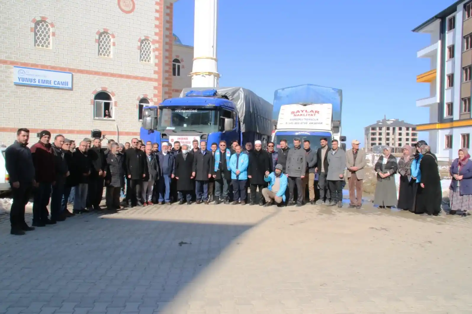 Akşehir’den depremzedelere 2 kamyon yardım
