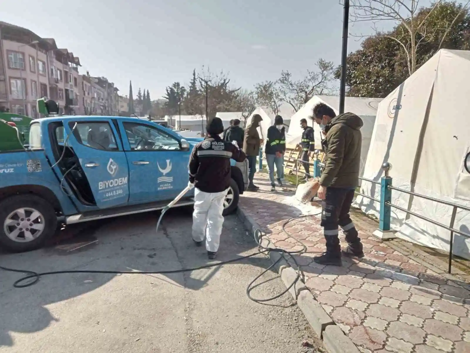 Aliağa Belediyesi, Hatay’da dezenfeksiyon çalışması yapıyor
