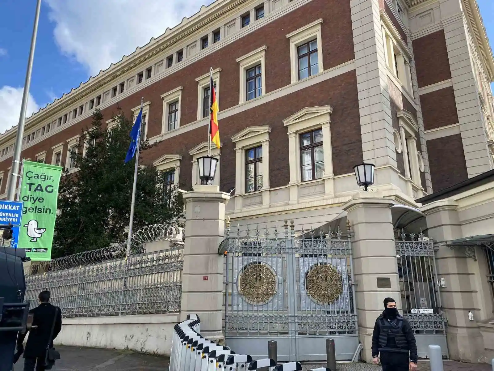 Alman Konsolosluğu ’güvenlik’ gerekçesiyle kapatıldı