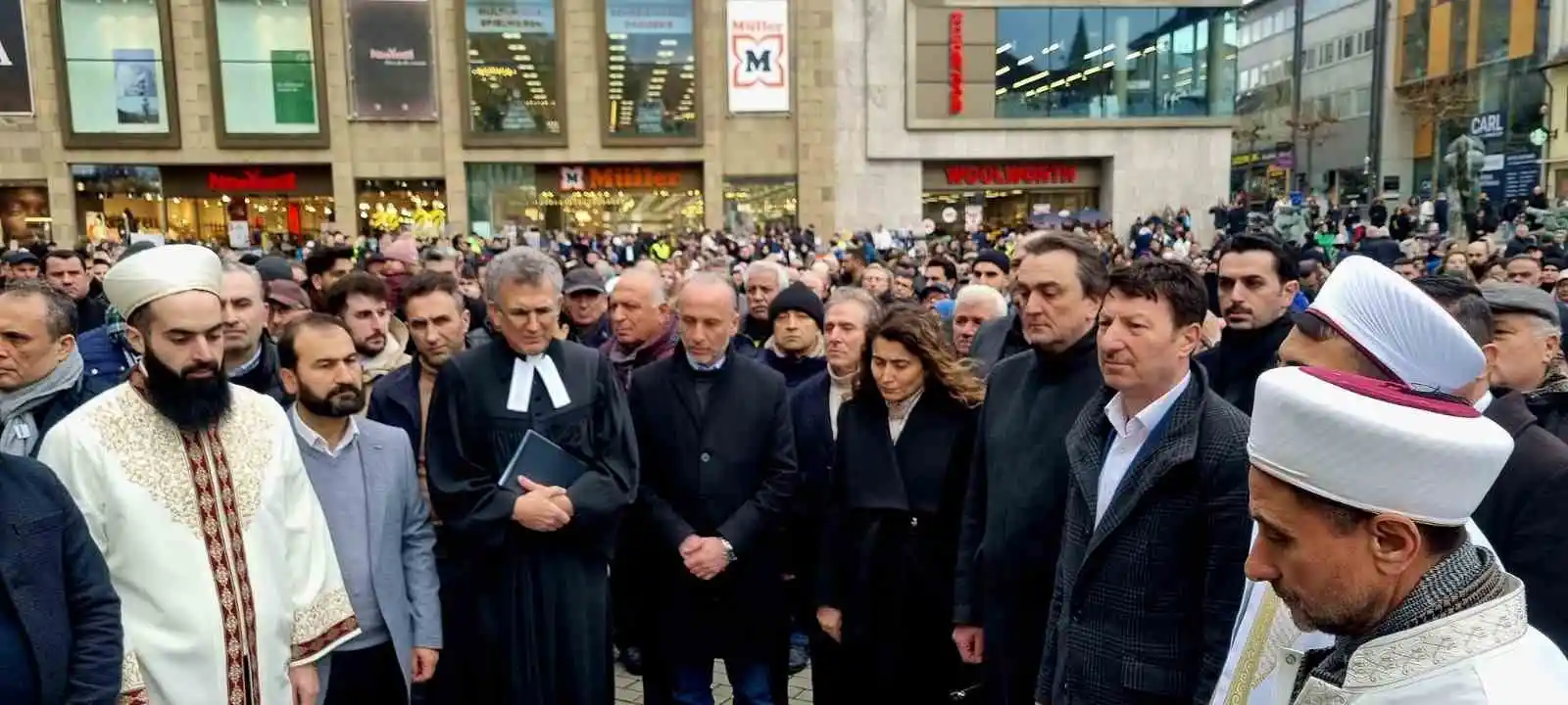 Almanya’da imamlar ve papazlar Türkiye için dua etti