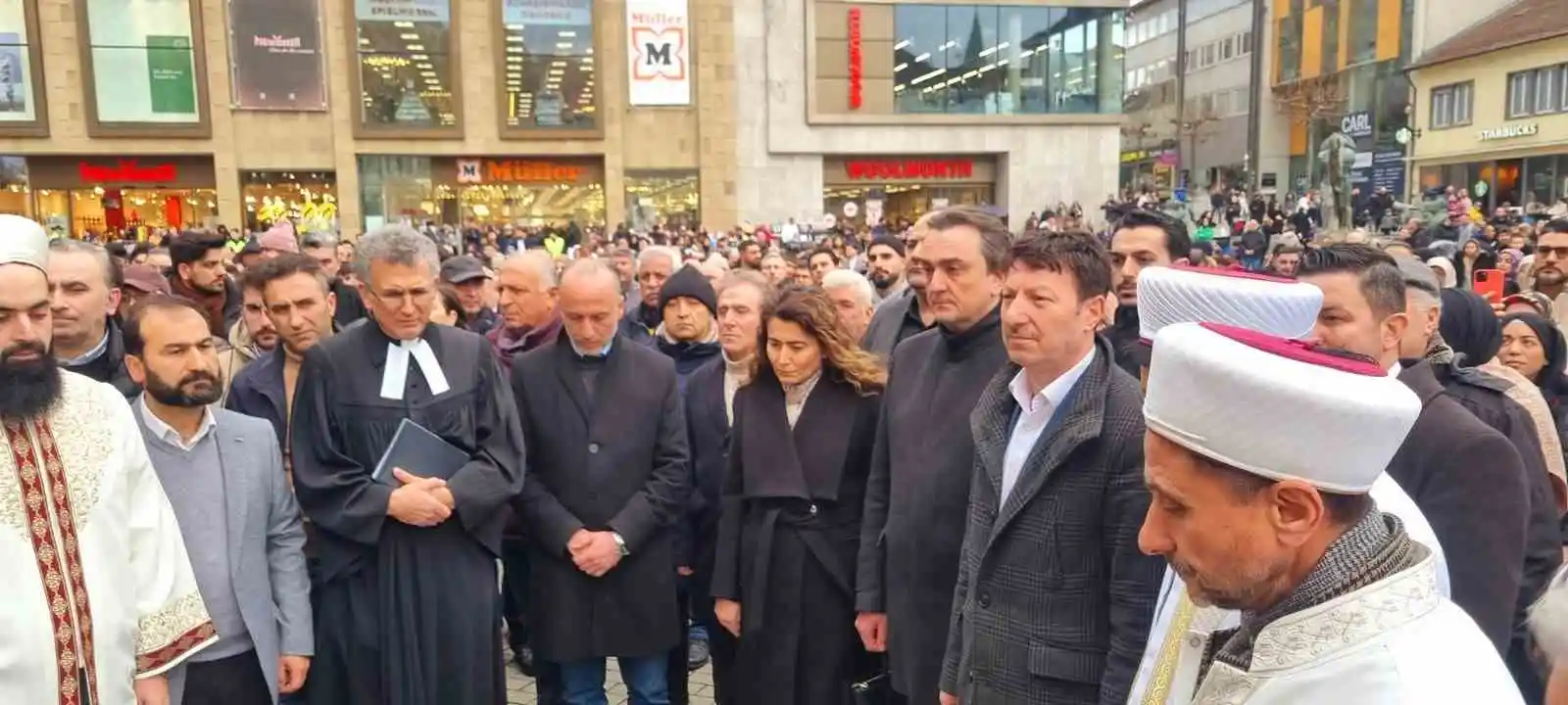 Almanya’da imamlar ve papazlar Türkiye için dua etti