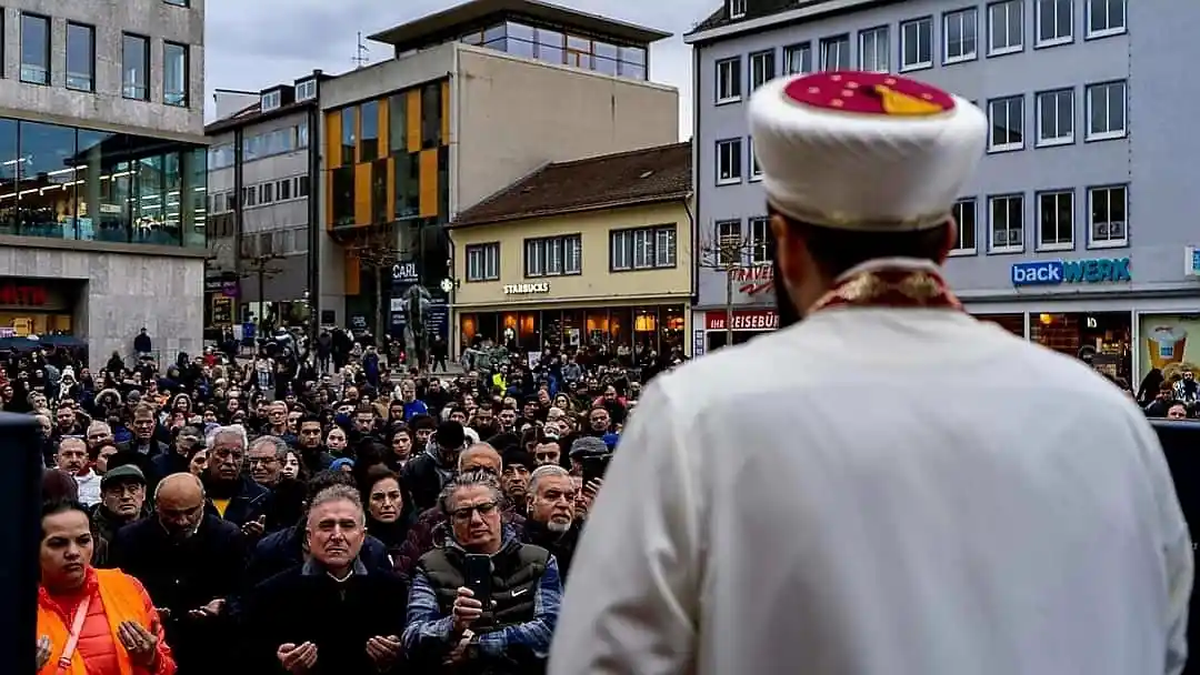 Almanya’da imamlar ve papazlar Türkiye için dua etti