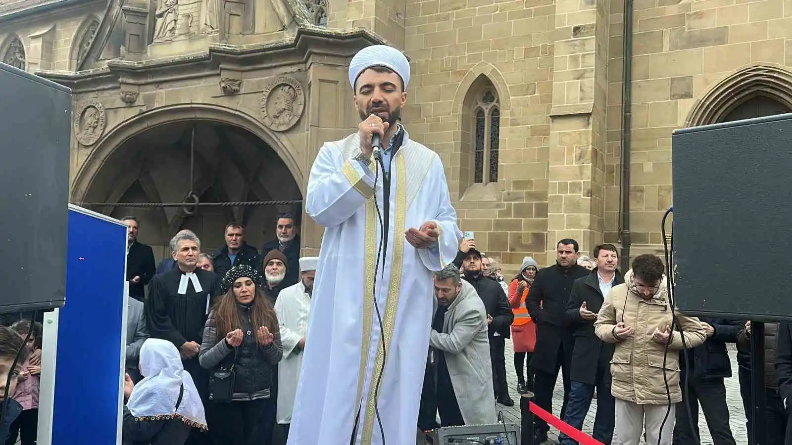 Almanya’da imamlar ve papazlar Türkiye için dua etti