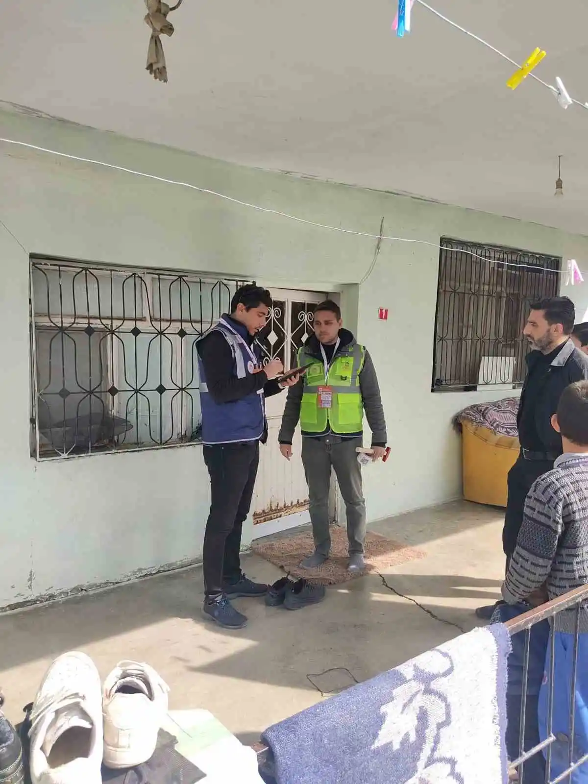Antalya Büyükşehir Belediyesi ekipleri sahada hasar tespit çalışmalarını sürdürüyor
