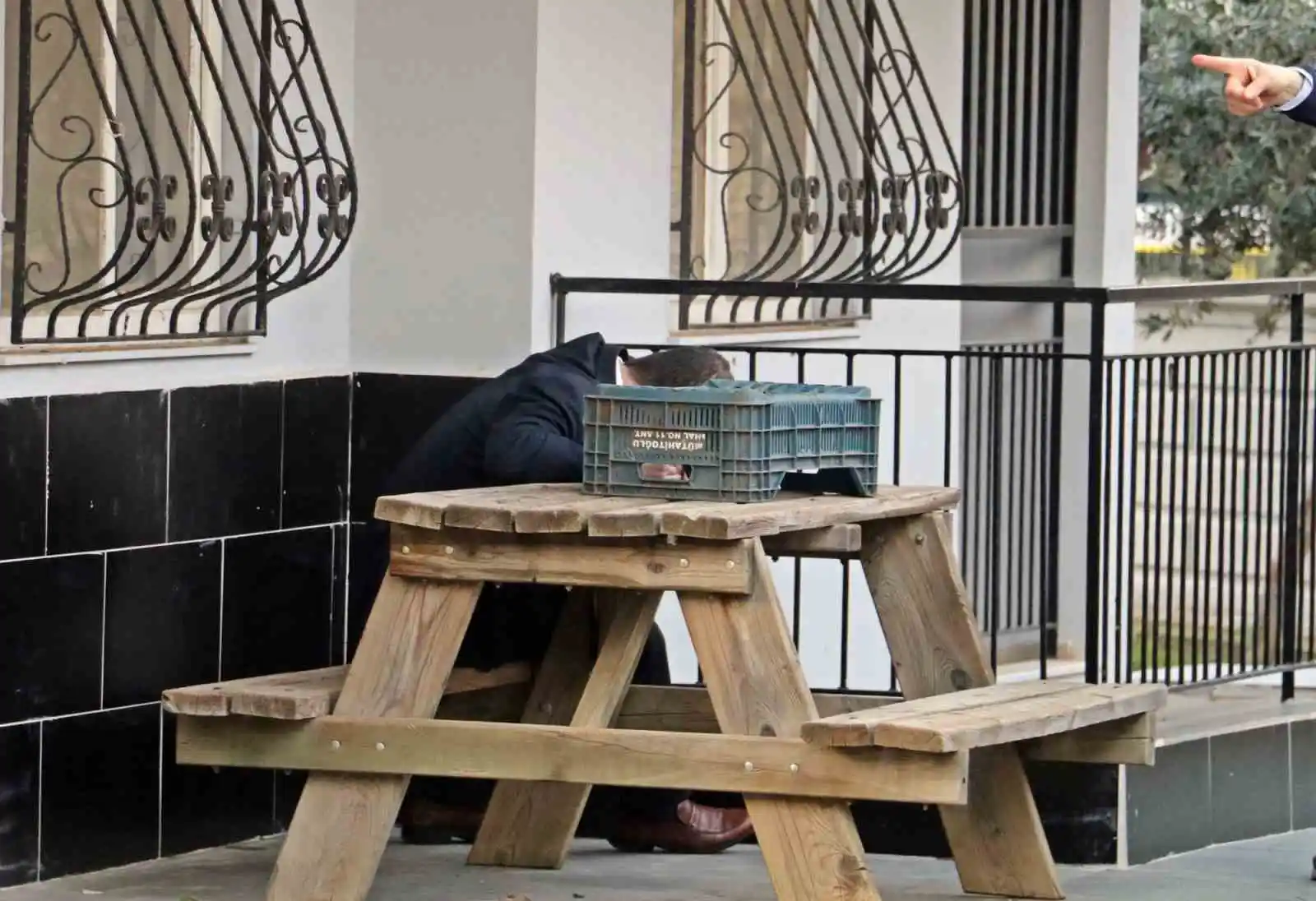 Antalya’da apartman sakinlerini sokağa döken yangın