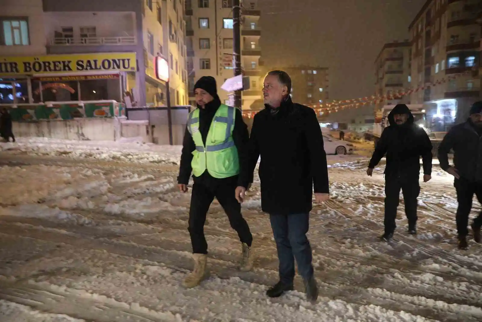 Artuklu Belediye Başkanı Tatlıdede: "Bizler de ekip arkadaşlarımız ile birlikte sahadayız"
