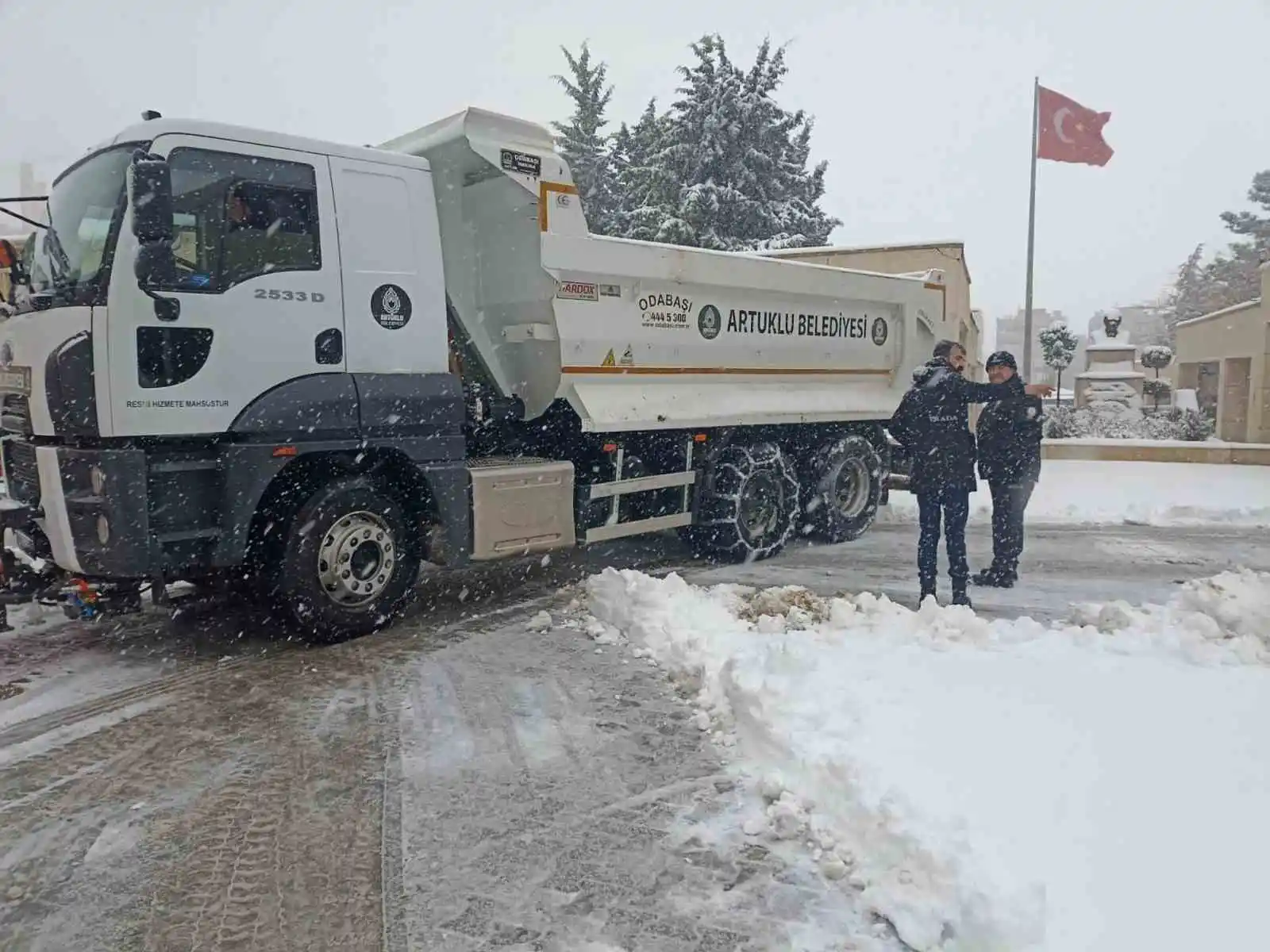 Artuklu Belediyesinden kar mesaisi
