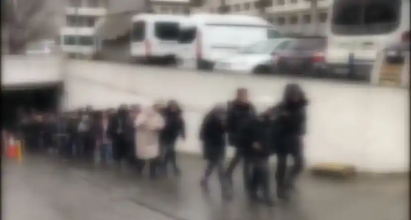 Ataşehir Belediyesine yönelik soruşturmada gözaltına alınan 26 şüpheli adliyeye sevk edildi