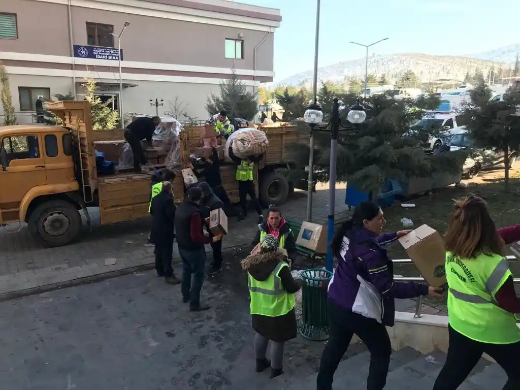 Atatürk Üniversitesi, deprem bölgesine yönelik desteğini sürdürüyor