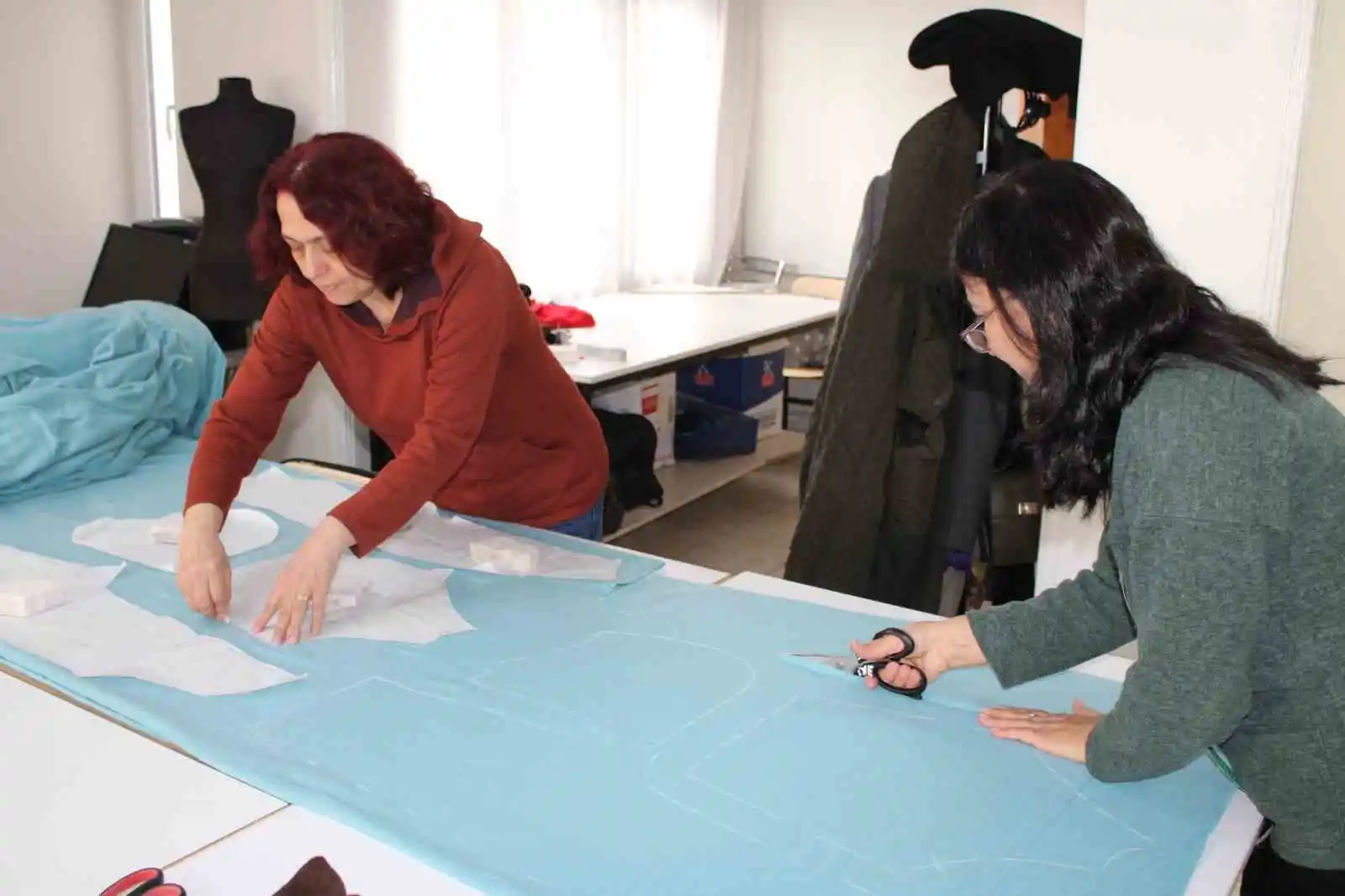Aydınlı kadınlardan depremzede çocuklara sıcak dokunuş