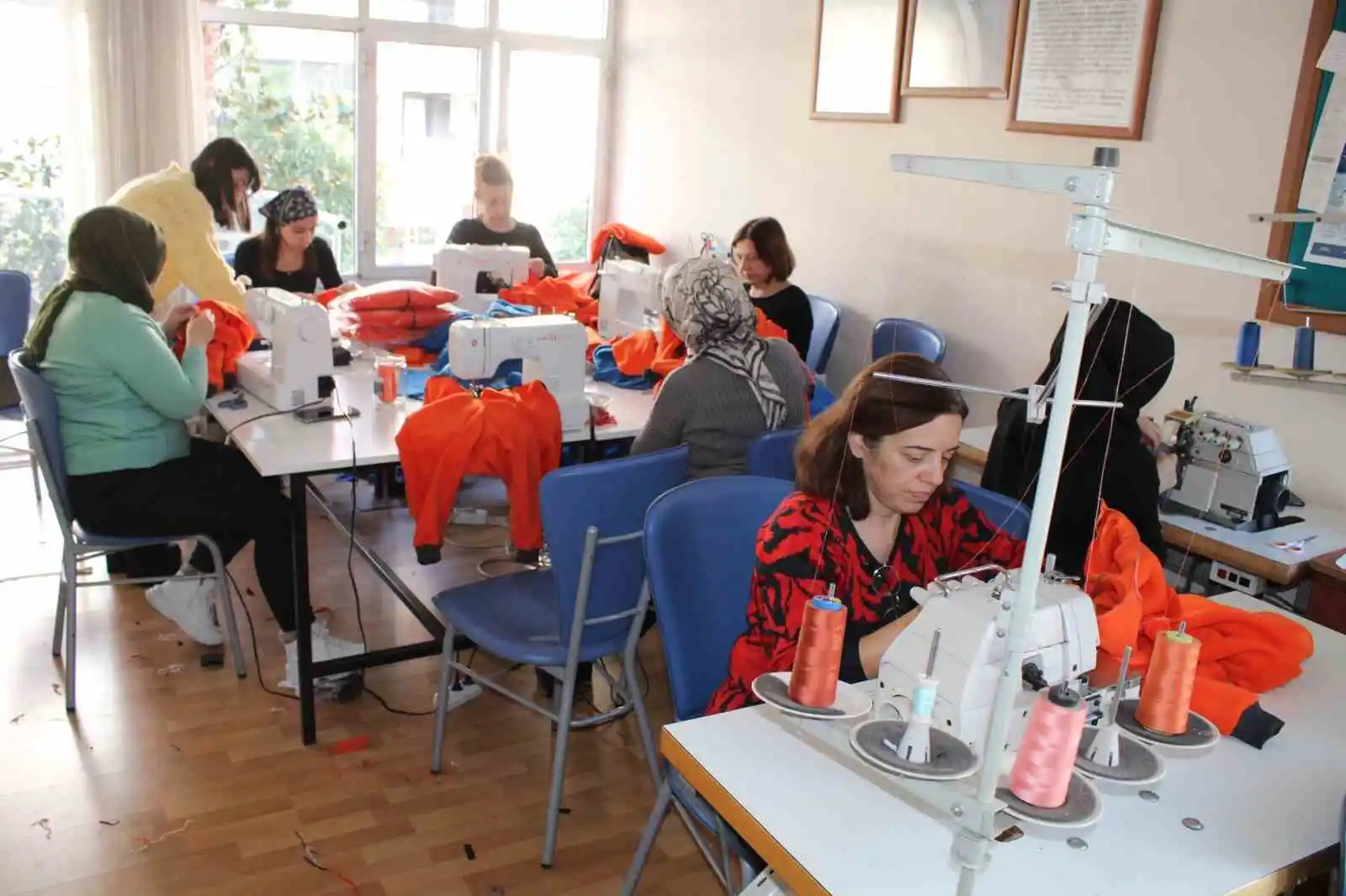 Aydınlı kadınlardan depremzede çocuklara sıcak dokunuş