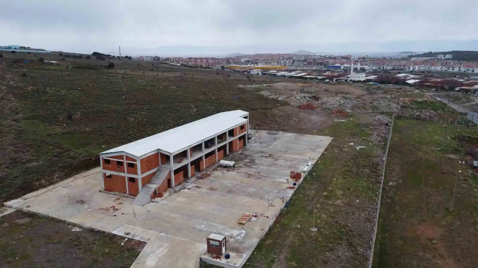 Ayvalık Belediyesi, Temizlik İşleri, Destek Ve Kademe Hizmetleri’ni tam donanımlı bir binada topluyor
