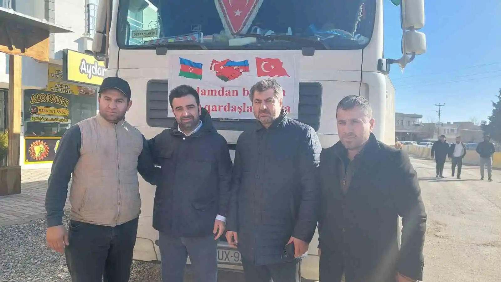 Azerbaycan’dan gelen 4 yardım tırı Adıyaman’a ulaştı
