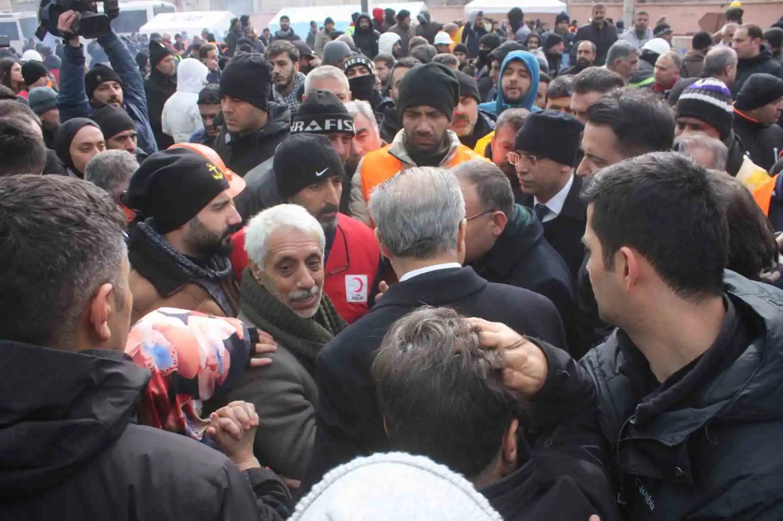 Bakan Bozdağ: “Diyarbakır’da 133 kişi vefat etti, 871 kişi yaralandı”