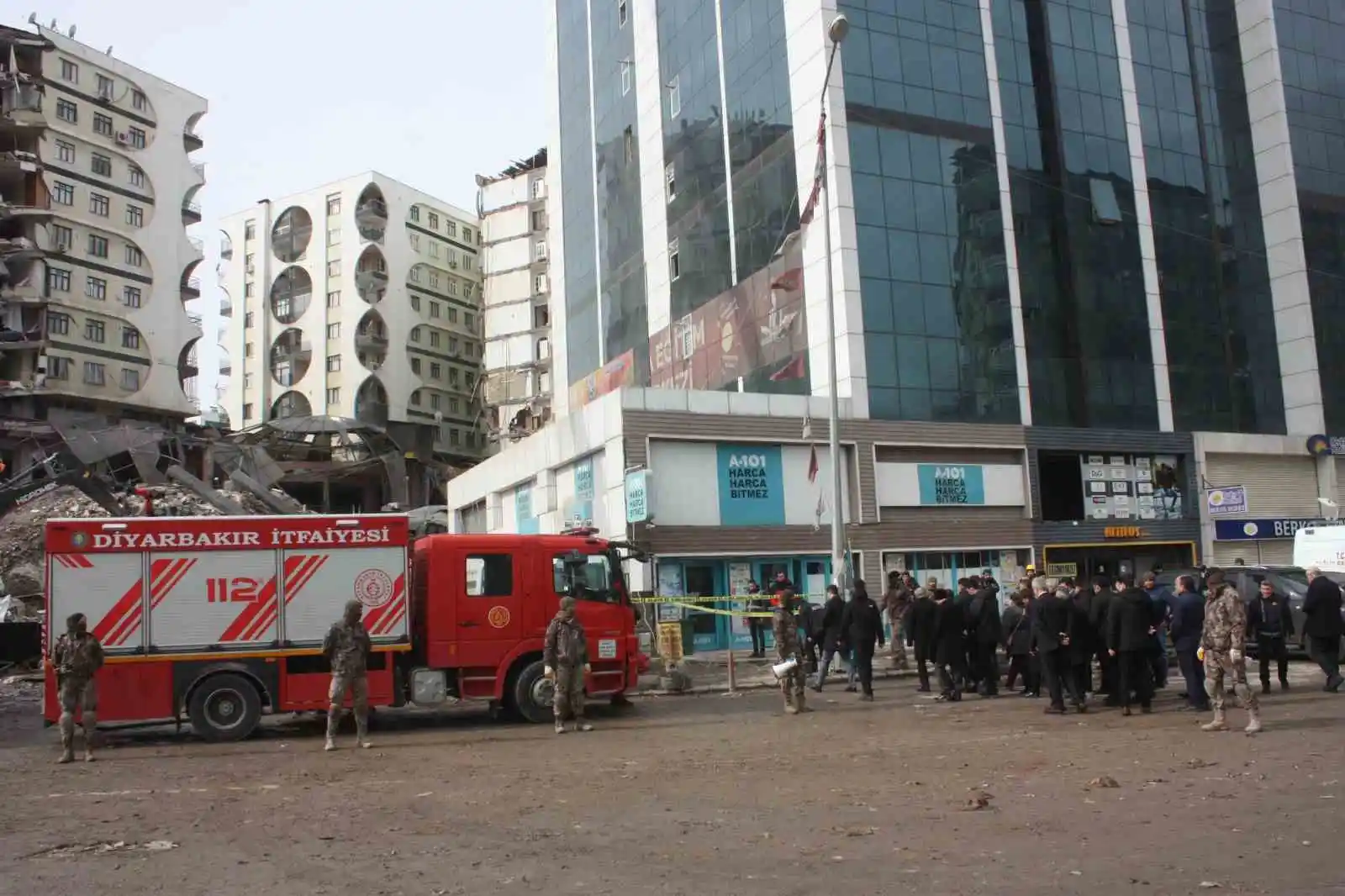 Bakan Bozdağ: “Diyarbakır’da 133 kişi vefat etti, 871 kişi yaralandı”
