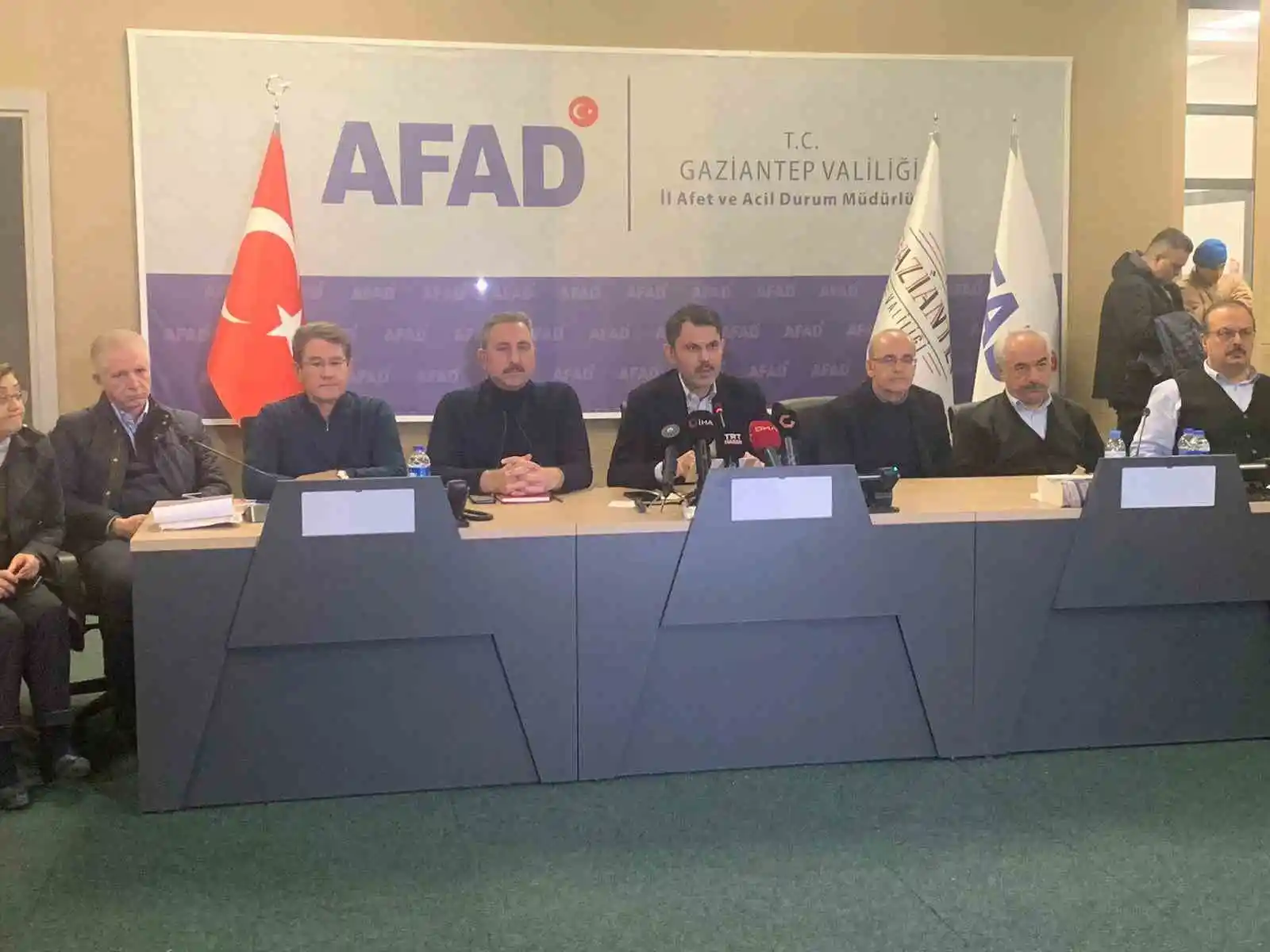 Bakan Kurum depremle ilgili son bilgileri paylaştı: “10 ilde 307 bin 763 bina incelendi”