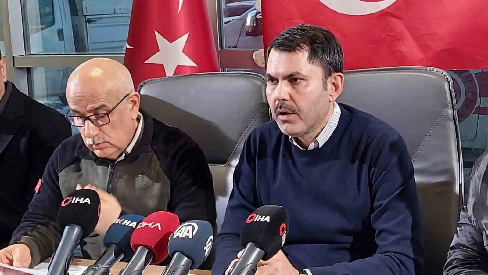 Bakan Kurum: "Tüm afetzedelerimizi sıcak yuvalarına kavuşturacağız"
