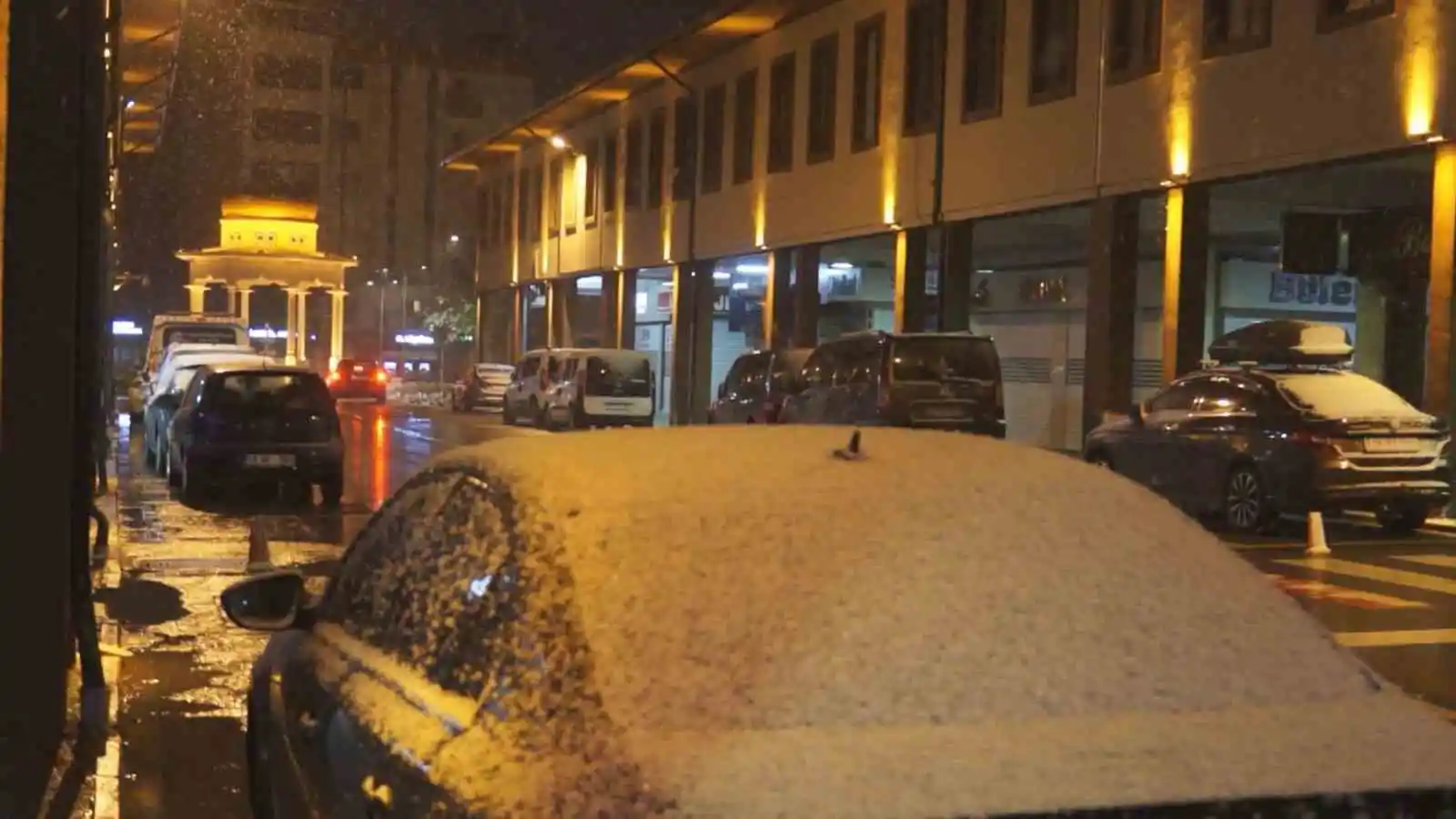 Balıkesir’de kar etkisini gösterdi
