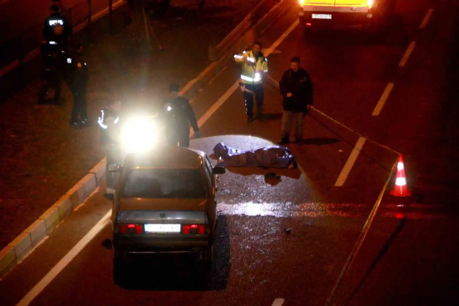 Balıkesir’de yolun karşısına geçerken otomobilin çarptığı şahıs hayatını kaybetti
