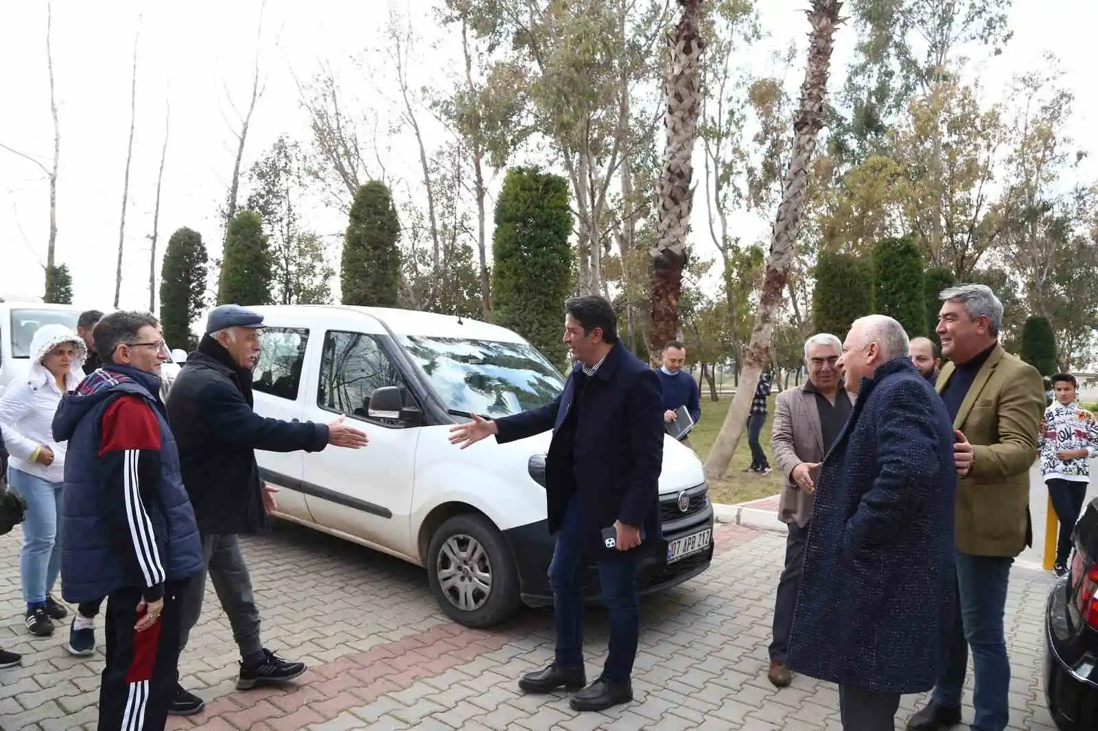 Başkan Genç depremzedeleri ziyaret etti
