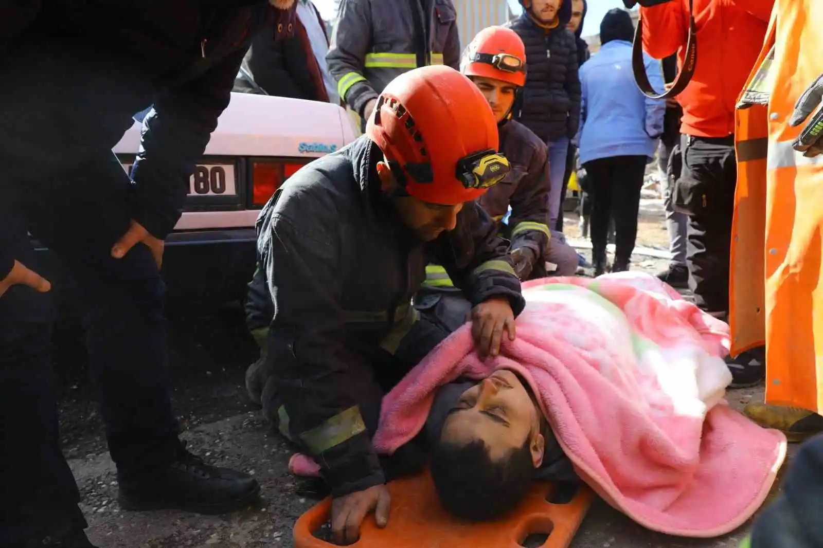 Başkan Muhittin Böcek, CHP Genel Başkanı Kılıçdaroğlu ile deprem bölgesinde