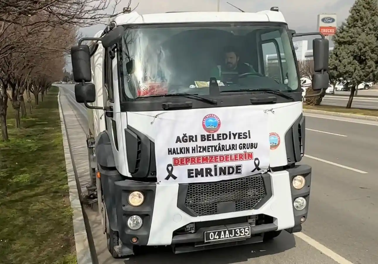 Belediye Başkanı Sayan, Kahramanmaraş sokaklarını temizledi