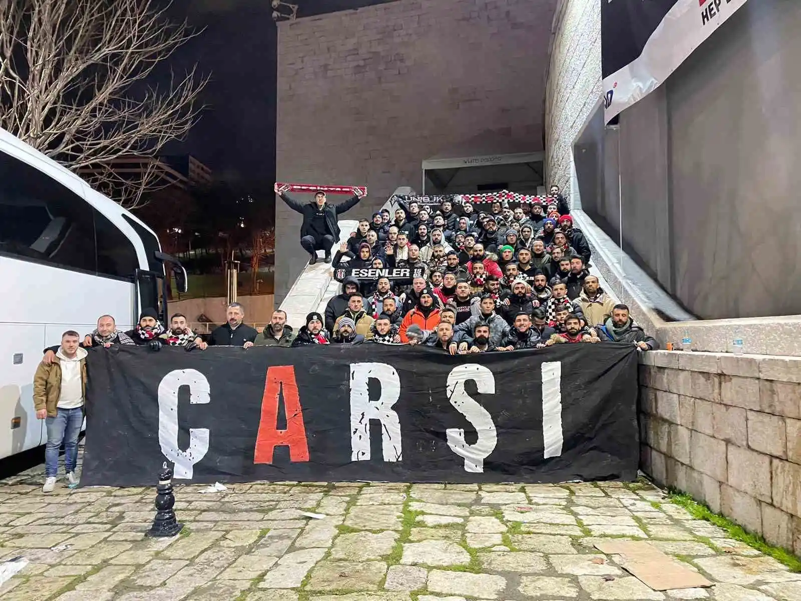 Beşiktaş: "120 taraftarımız Vodafone Park'tan Hatay'a hareket etti"