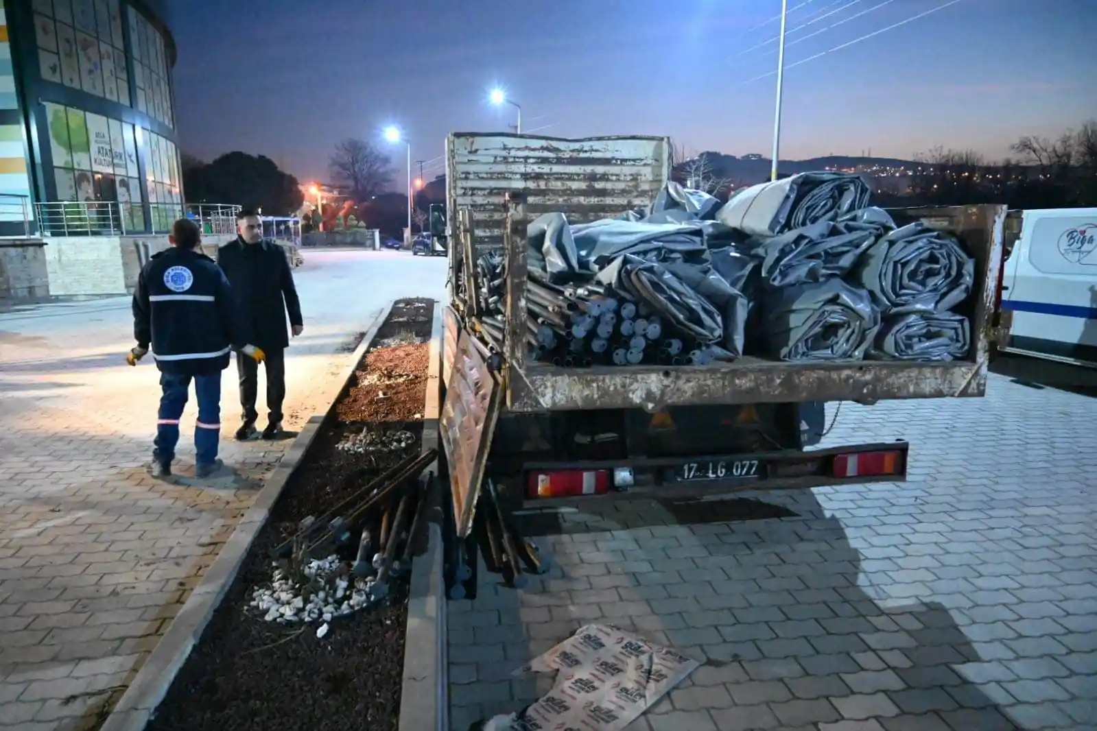 Biga’nın yardımları ulaşmaya devam ediyor